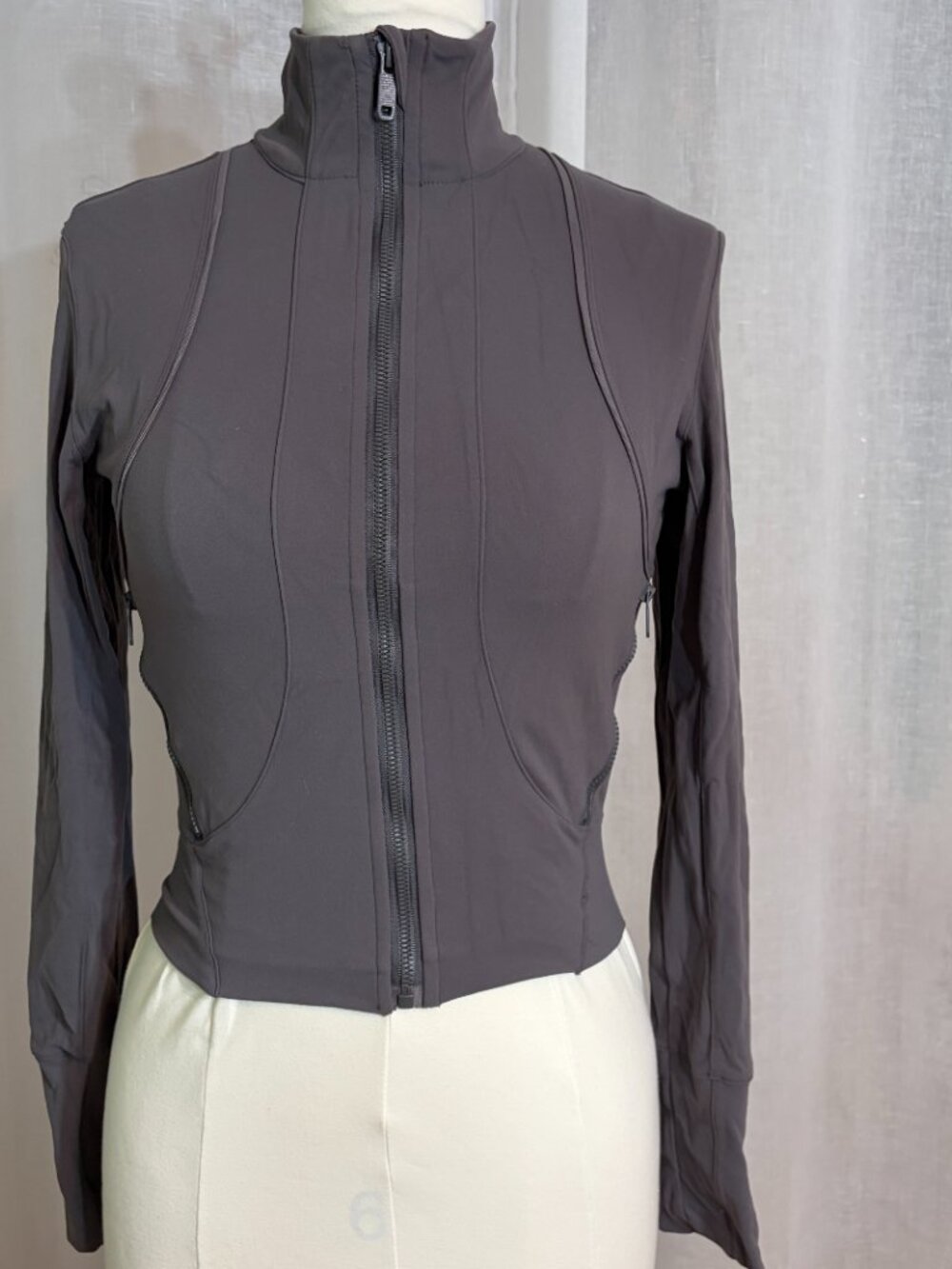 Gray Cropped Zip-Up Athletic Jacket with High Neck